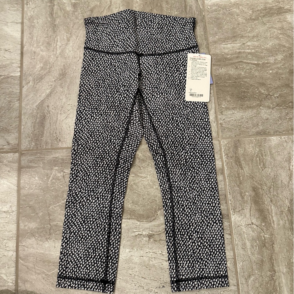 NWT lululemon wunder under crop fullux sz 4